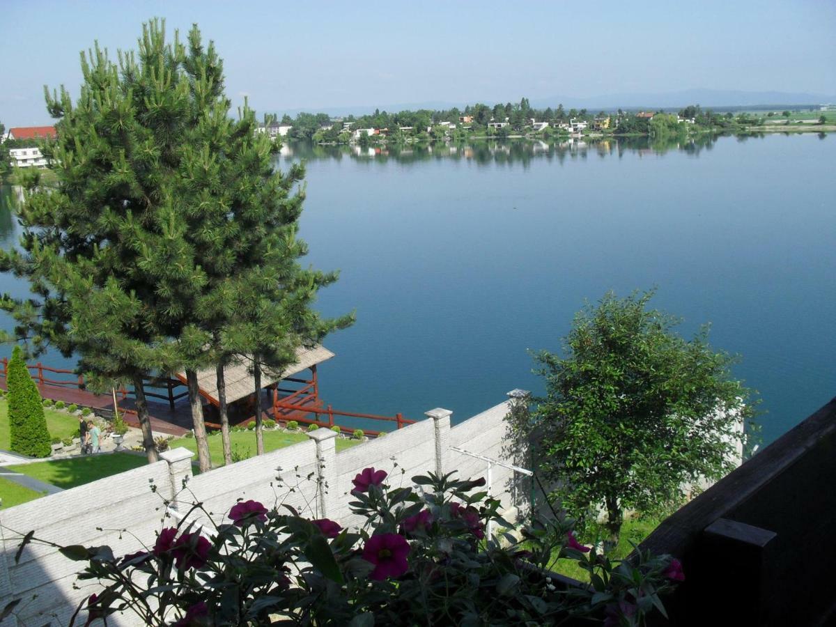Hotel Fortuna Senec Exterior photo